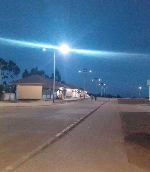 灞桥区非洲科特迪瓦太阳能路灯工程